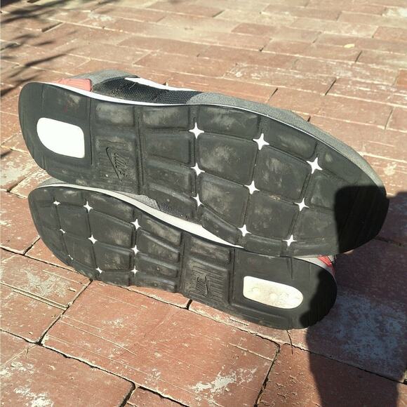 Nike Venture Runner Iron Gray/Crimson Men's Size 15 CK2944-004 - Picture 9 of 12